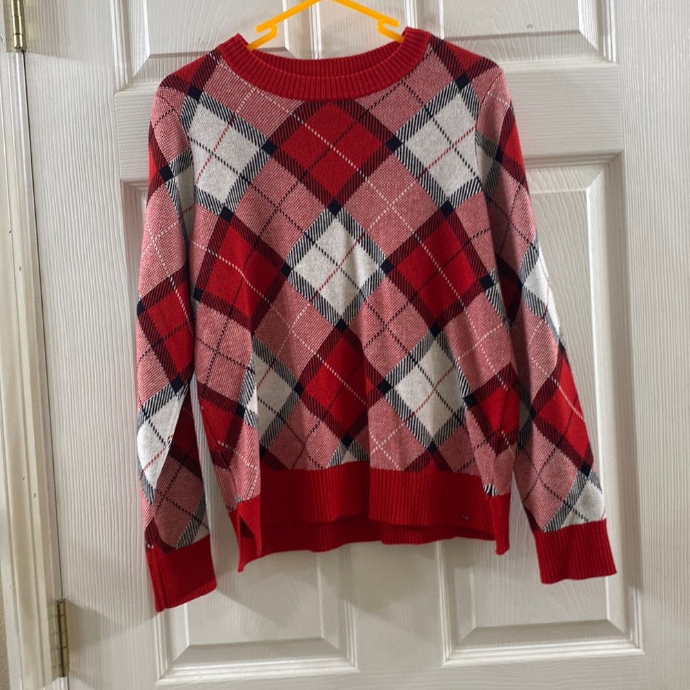 Women  red sweaters